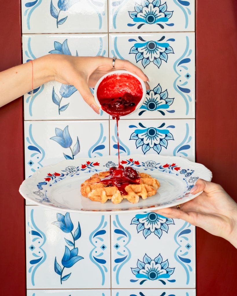 Verse wafel bij Oma Toos